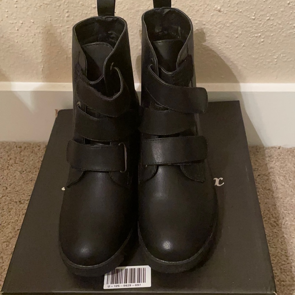 Mark & Maddux Black Velcro Combat/Moto Booties - 7.5 (8)